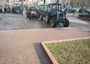 Fermierii care au protestat cu tractoarele în fața Parlamentului, citați la Poliție | VIDEO