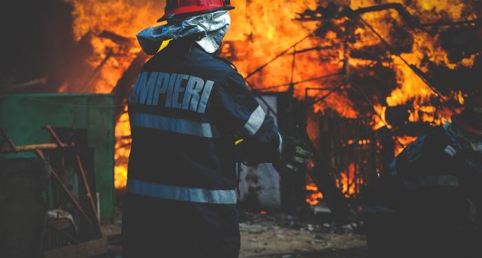Incendii în două localități din țară: Două persoane și-au pierdut viața
