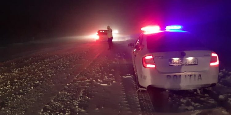 Drumul național care duce spre punctul de frontieră „Tudora-Palanca”, blocat de nămeți