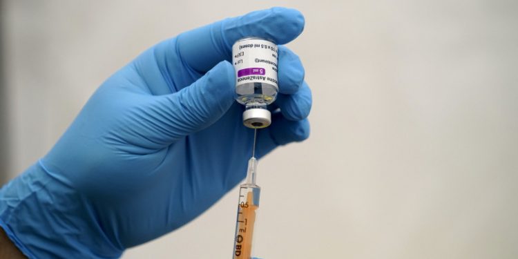 Vaccinul, pe care Ministerul Sănătății din Moldova intenționează să îl cumpere în Europa, nu este recomandat persoanelor în vârstă