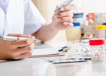 Aproximativ o tonă de medicamente din România ajung miercuri în Republica Moldova