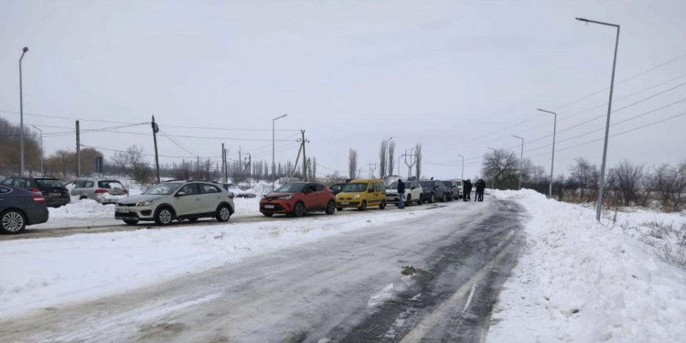 Trafic intens la postul vamal Palanca: Zeci de vehicule așteaptă să părăsească teritoriul R. Moldova | FOTO