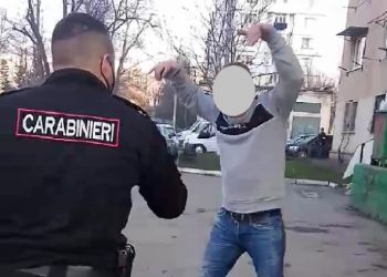 Mișcări Kung Fu în Capitală: O persoană cu comportament agresiv, reținută de carabinieri
