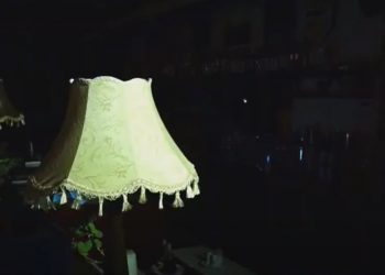 „Autoritățile noastre au copiat greșit măsura de restricție”. HoReCa a stins luminile și va repeta acțiunea de protest | VIDEO