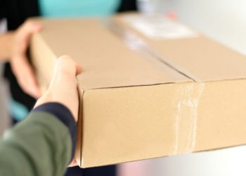 Colete cu bucluc. Un tânăr de 22 de ani și iubita sa riscă 15 ani de închisoare | VIDEO