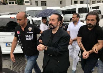 Liderul unui cult sexual din Turcia, condamnat la peste 1.000 de ani de închisoare. Cum a devenit cunoscut în toată lumea Adnan Oktar
