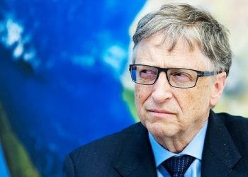 Билл Гейтс допускает, что от COVID-19 смогут защитить три дозы вакцины