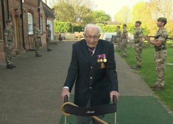 В Британии умер ветеран, собравший для медиков £32 млн