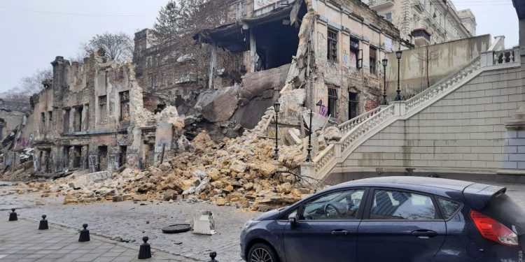 В историческом центре Одессы рухнул огромный дом