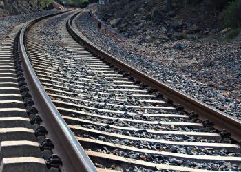 Движение всех местных и пригородных поездов будет приостановлено