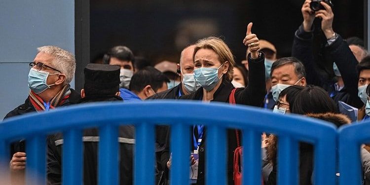 Расследование происхождения COVID-19: эксперты ВОЗ посетили рынок в Ухане
