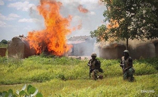 В Нигерии боевики напали на два села и убили 19 человек