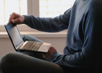 Польские СМИ приостановили свою работу