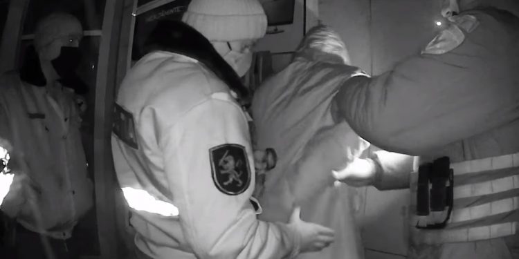 На видео попала неудачная попытка ограбления магазина в Кишиневе | VIDEO