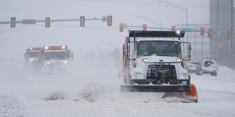 Снег и непогода в США оставили более 4 миллионов человек без света