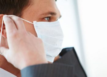 Во Франции создали маску, уничтожающую вирусы