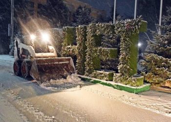 Angajații subdiviziunilor specializate din municipiul Orhei au muncit non-stop pentru a curăța străzile, iar locuitorii să ajungă în siguranță la destinație | VIDEO