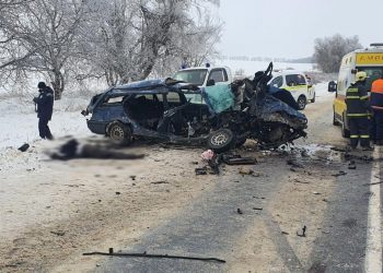 Tragedii pe drumurile lunecoase din țară: Persoane decedate și rănite, maşini derapate, ambulanțe și autobuze implicate în accidente | VIDEO