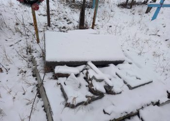 20 de morminte din cimitirul din Cărpineni au fost vandalizate