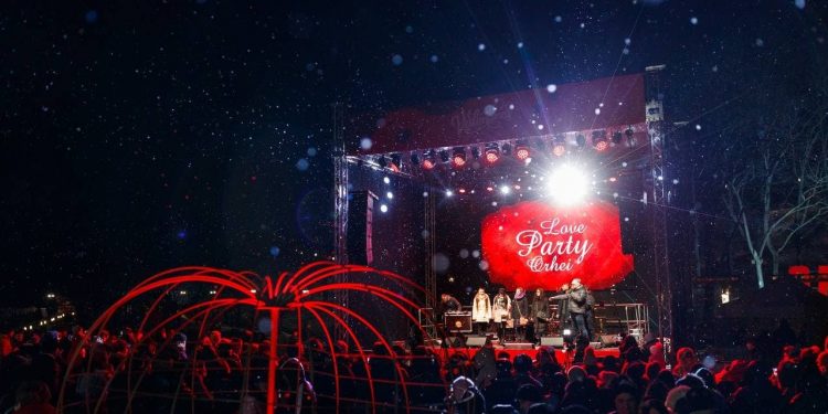 Atmosferă plină de iubire și voie bună la Orhei. Zeci de iubiți s-au reunit ca să sărbătorească Ziua Îndrăgostiţilor