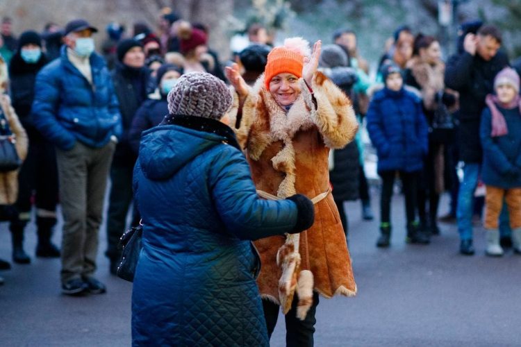 Atmosferă plină de iubire și voie bună la Orhei. Zeci de iubiți s-au reunit ca să sărbătorească Ziua Îndrăgostiţilor
