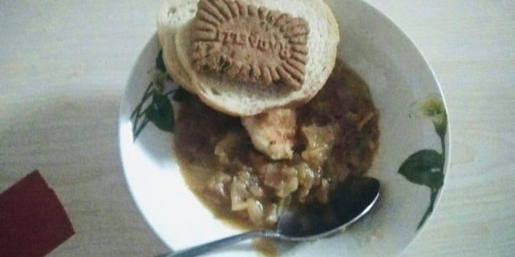 Situație șocantă la cantina Liceului Sportiv din Capitală: Veselă este, dar nu are cine o spăla