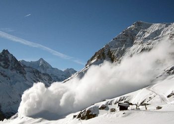 В Карпатах из-за оттепели могут сойти лавины