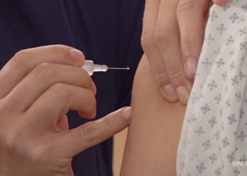 В Германии массово отказываются от вакцины AstraZeneca