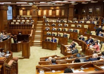 Cazul fetei bătute acum câteva zile a ajuns în vizorul deputaților: Parlamentarii propun includerea fenomenului Bullying în lege | VIDEO