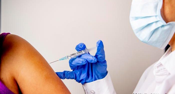 În lume este în plină desfășurare cea mai mare campanie de imunizare din istorie | VIDEO