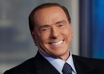 Fostul premier italian Silvio Berlusconi a fost spitalizat după ce a căzut în reşedinţa sa din Roma