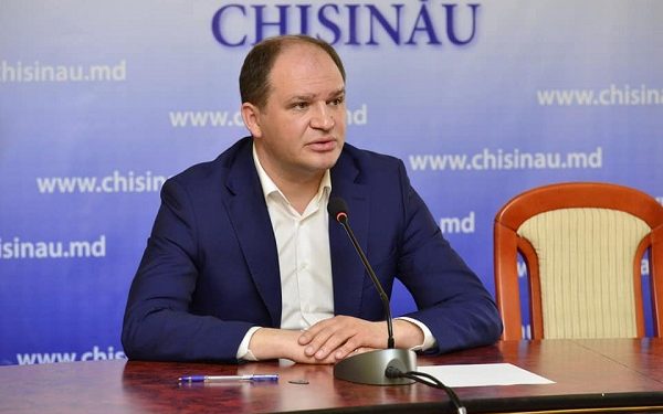 Ион Чебан: Число тяжелых случаев заболевания Covid-19 увеличивается. Больных будут помещать в кабинетах врачей и медсестер | VIDEO