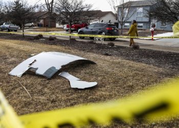 Boeing cere menținerea la sol a modelului său 777 echipat cu motorul care a explodat sâmbătă în aer