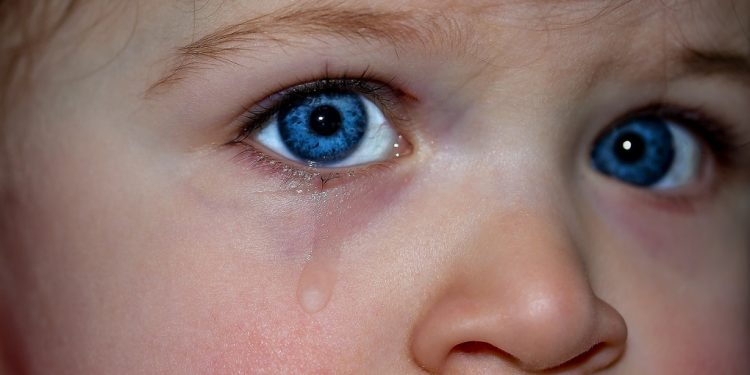 Caz șocant într-o suburbie a capitalei: O femeie și-a bătut fiica în magazin