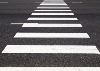 O bătrână de 71 de ani, tamponată pe o trecere de pietoni, la Dubăsari | VIDEO