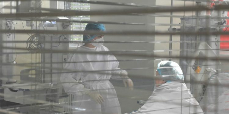 Peste 3 400 de noi cazuri de infectare cu COVID în ultimele 24 de ore în România