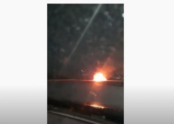 Un automobil a fost cuprins de flăcări, în această dimineață, la ieșirea din Chișinău | VIDEO