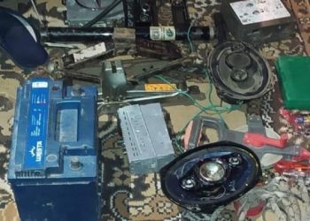 Cahul: Ziua munceau într-un market, iar noaptea spărgeau automobile. Trei tineri, reținuți de polițiști