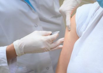Ce spun moldovenii despre vaccinarea anti-Covid, izolare, atitudinea față de cei infectați și cele mai mari frici legate de pandemie | VIDEO