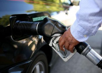 Carburanții s-au scumpit din nou. Este pentru a treia oară în această lună