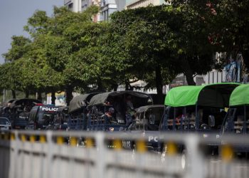 Lovitură de stat în Myanmar. Capitala este izolată, polițiștii thailandezi au reprimat cu brutalitate un protest