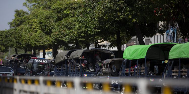Lovitură de stat în Myanmar. Capitala este izolată, polițiștii thailandezi au reprimat cu brutalitate un protest