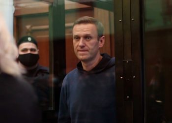 Magistrații urmează să se pronunţe în cazul Navalnîi. Poliţia rusă a început să aresteze persoane care s-au adunat în faţa tribunalului