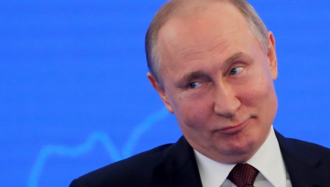 Putin spune că nu vrea să facă „pe maimuța” și să se vaccineze public împotriva COVID