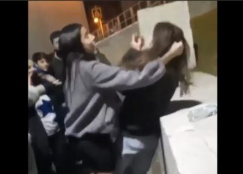 În ce stare se află adolescenta din Chișinău, bătută și înjosită. Fetele violente ar fi fost implicate și în alte bătăi | VIDEO