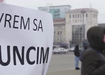 Antreprenorii din centrele comerciale au ieșit la protest. Au lăsat la Guvern o petiție cu mai multe revendicări | VIDEO