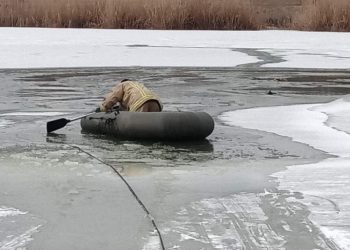 Un copil de patru ani și bunelul său au murit înecați. Fratele mai mare a scăpat cu viață ca prin minune | VIDEO