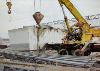 Tragedie la locul de muncă: O coloană din metal a căzut peste un muncitor și l-a omorât