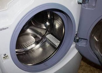 Ребенок залез в стиральную машину и умер