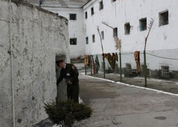 Angajatul ASP, reţinut în dosarul permiselor de conducere, plasat în Penitenciarul 13